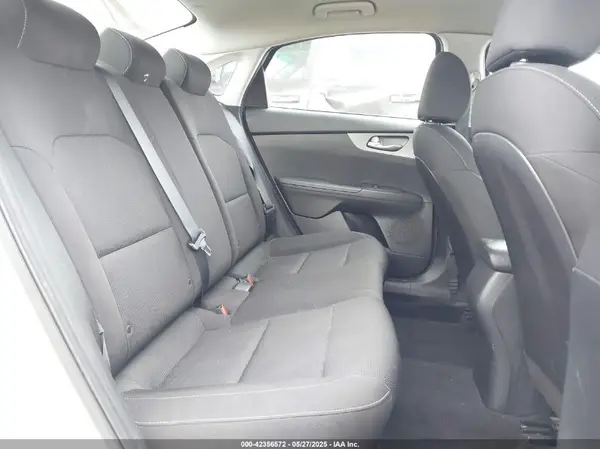3KPF24AD1ME375065 2021 KIA FORTE - Image 8