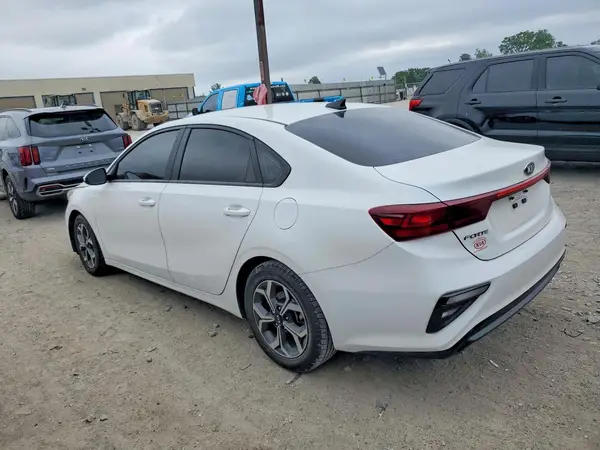 3KPF24AD1ME376393 2021 KIA FORTE - Image 2