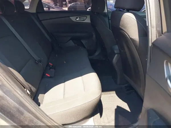 3KPF24AD1ME394649 2021 KIA FORTE - Image 8