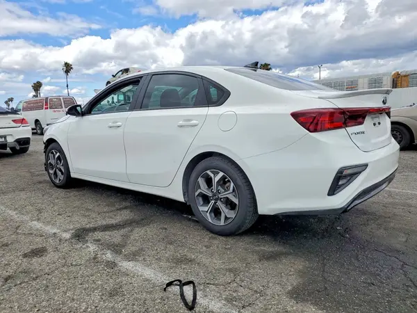 3KPF24AD1ME395008 2021 KIA FORTE - Image 2