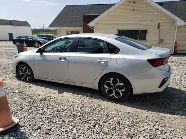 3KPF24AD1ME398846 2021 KIA FORTE - Image 2