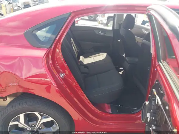 3KPF24AD1ME401311 2021 KIA FORTE - Image 8