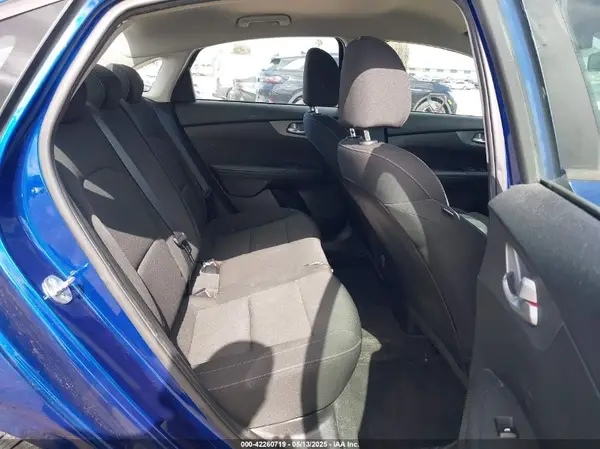 3KPF24AD1ME403205 2021 KIA FORTE - Image 8