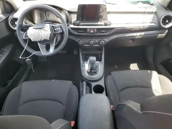 3KPF24AD1ME404015 2021 KIA FORTE - Image 8
