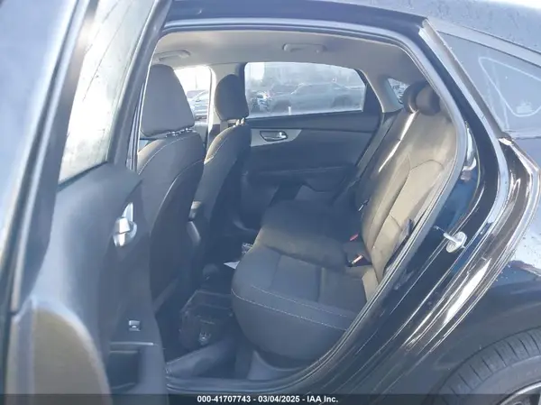 3KPF24AD1ME407089 2021 KIA FORTE - Image 8