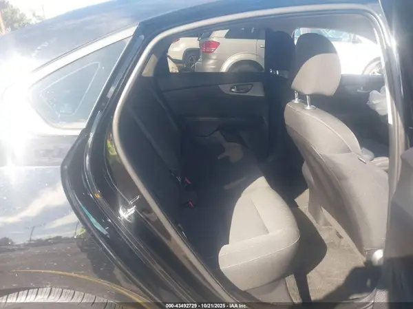 3KPF24AD1ME407397 2021 KIA FORTE - Image 8