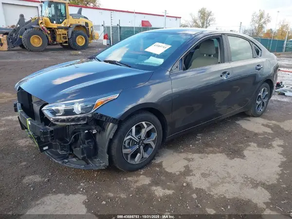 3KPF24AD1ME408131 2021 KIA FORTE - Image 2