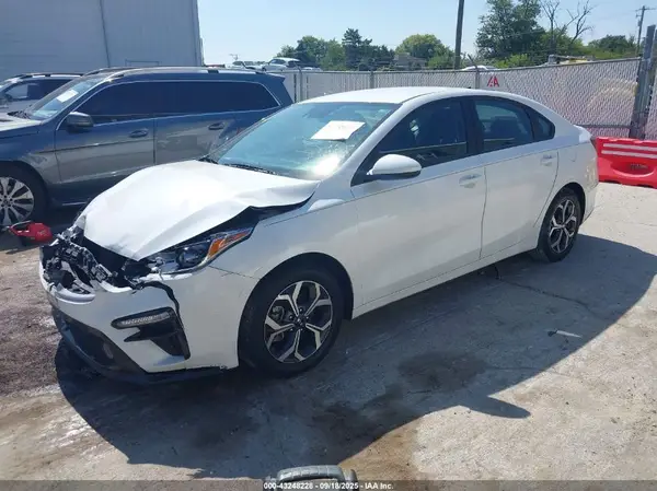 3KPF24AD1ME409117 2021 KIA FORTE - Image 2