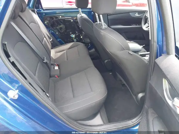 3KPF24AD1ME411370 2021 KIA FORTE - Image 8