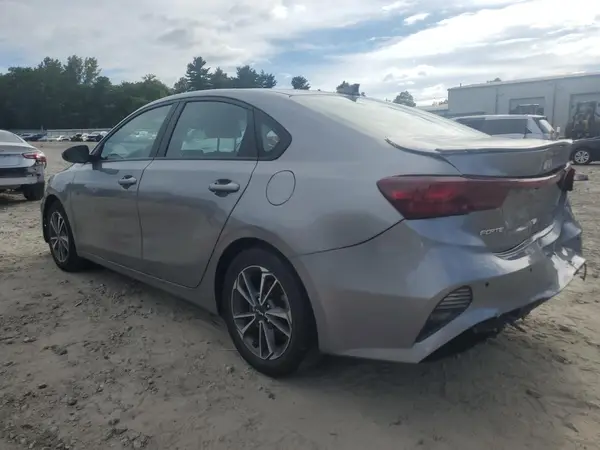 3KPF24AD1NE424511 2022 KIA FORTE - Image 2