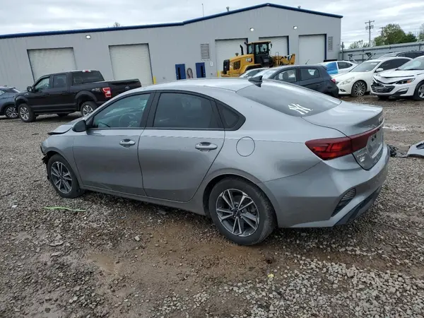 3KPF24AD1NE424895 2022 KIA FORTE - Image 2