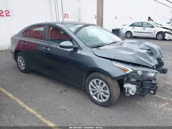 3KPF24AD1NE425240 2022 KIA FORTE - Image 1