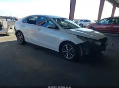 3KPF24AD1NE425366 2022 KIA FORTE