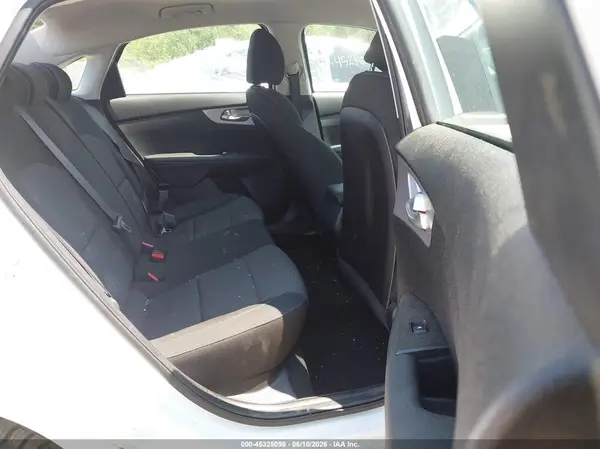 3KPF24AD1NE427960 2022 KIA FORTE - Image 8