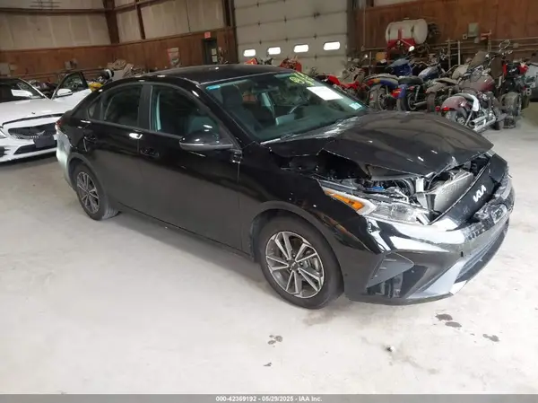 3KPF24AD1NE429370 2022 KIA FORTE - Image 1