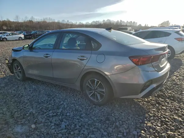 3KPF24AD1NE431796 2022 KIA FORTE - Image 2