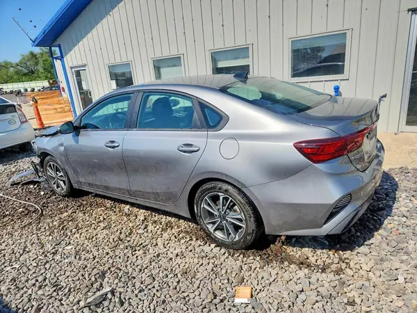 3KPF24AD1NE436500 2022 KIA FORTE - Image 2