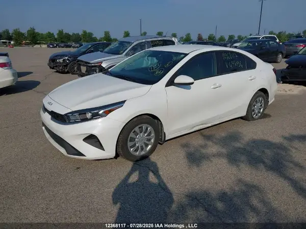 3KPF24AD1NE438196 2022 KIA FORTE - Image 2