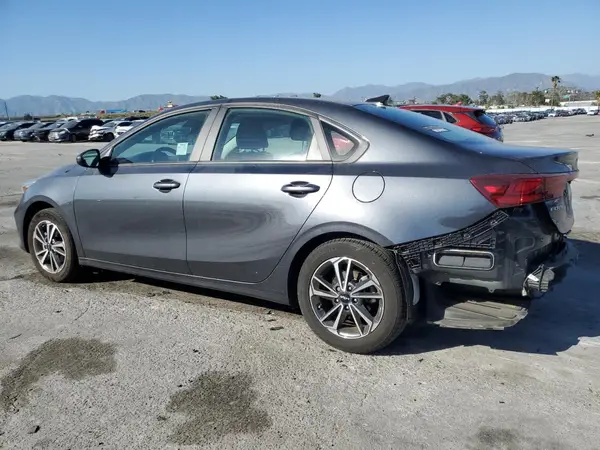 3KPF24AD1NE439719 2022 KIA FORTE - Image 2