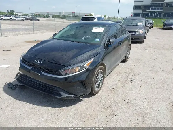 3KPF24AD1NE439915 2022 KIA FORTE - Image 2