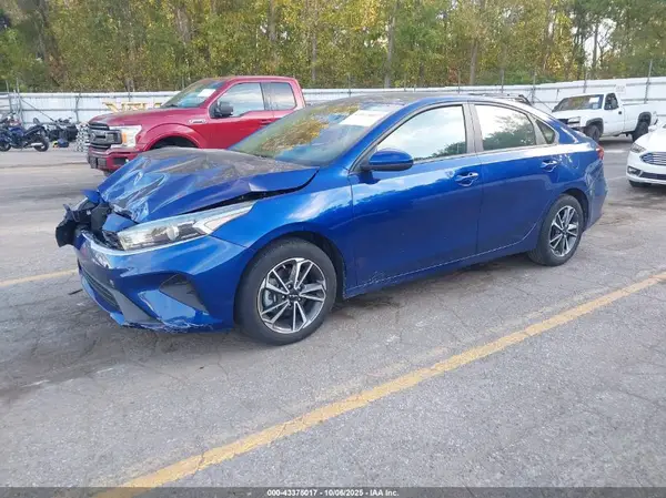 3KPF24AD1NE440188 2022 KIA FORTE - Image 2