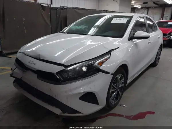 3KPF24AD1NE441843 2022 KIA FORTE - Image 2