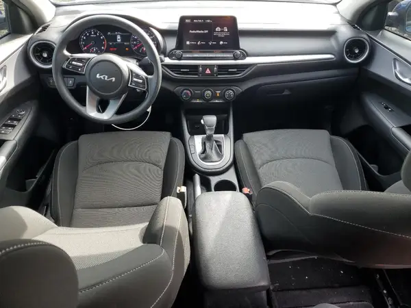 3KPF24AD1NE445228 2022 KIA FORTE - Image 8