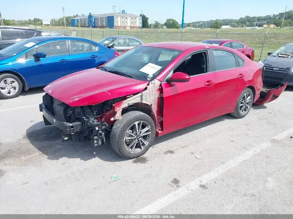 3KPF24AD1NE446945 2022 KIA FORTE - Image 2