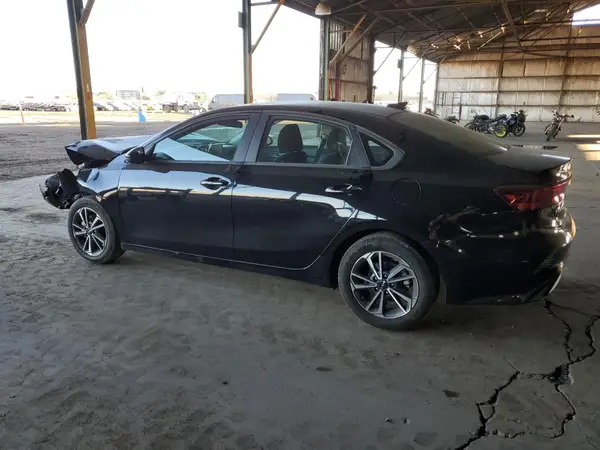 3KPF24AD1NE448131 2022 KIA FORTE - Image 2
