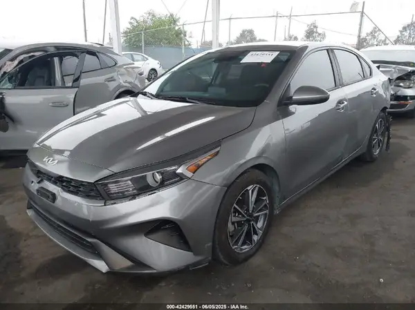 3KPF24AD1NE449277 2022 KIA FORTE - Image 2