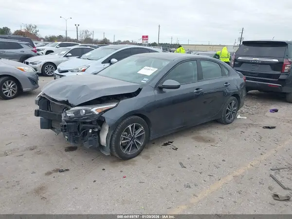 3KPF24AD1NE450204 2022 KIA FORTE - Image 2