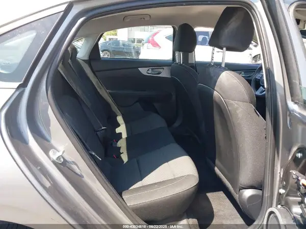 3KPF24AD1NE451160 2022 KIA FORTE - Image 8
