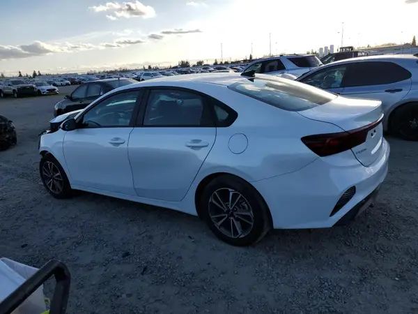 3KPF24AD1NE452874 2022 KIA FORTE - Image 2