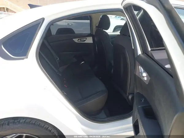 3KPF24AD1NE453958 2022 KIA FORTE - Image 8