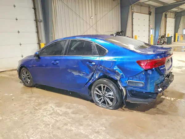 3KPF24AD1NE454897 2022 KIA FORTE - Image 2