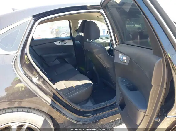 3KPF24AD1NE456388 2022 KIA FORTE - Image 8