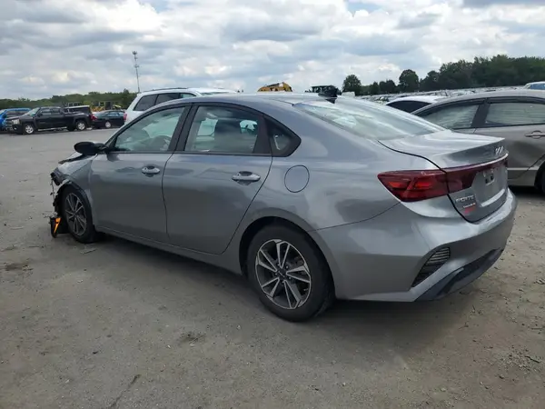 3KPF24AD1NE457704 2022 KIA FORTE - Image 2