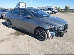 3KPF24AD1NE458402 2022 KIA FORTE
