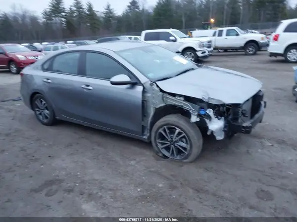 3KPF24AD1NE458450 2022 KIA FORTE - Image 1