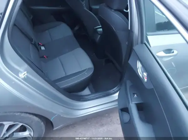 3KPF24AD1NE458450 2022 KIA FORTE - Image 8