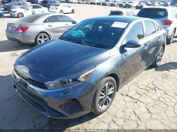 3KPF24AD1NE458870 2022 KIA FORTE - Image 2