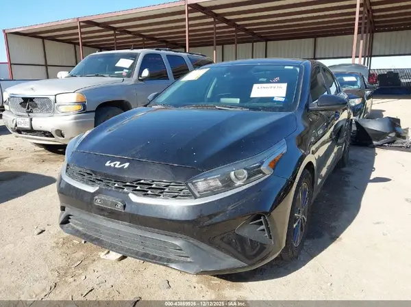 3KPF24AD1NE461011 2022 KIA FORTE - Image 2