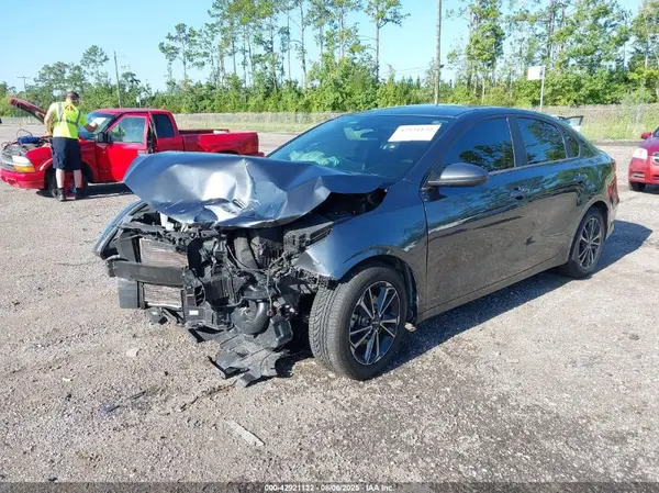 3KPF24AD1NE461719 2022 KIA FORTE - Image 2