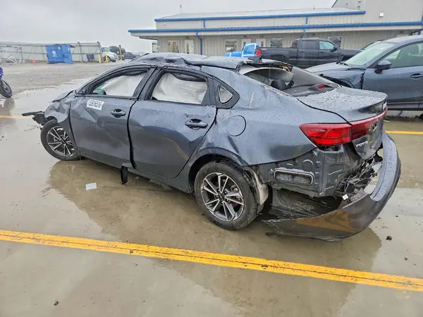 3KPF24AD1NE464345 2022 KIA FORTE - Image 2