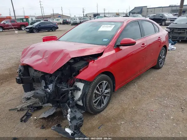 3KPF24AD1NE465298 2022 KIA FORTE - Image 2