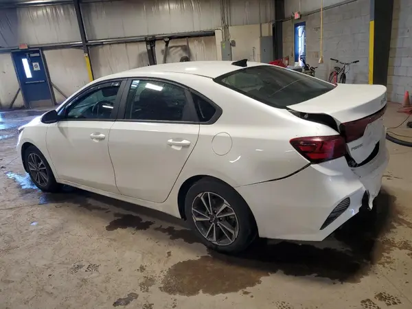 3KPF24AD1NE466998 2022 KIA FORTE - Image 2