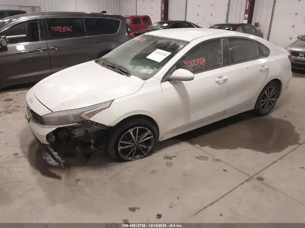 3KPF24AD1NE467360 2022 KIA FORTE - Image 2