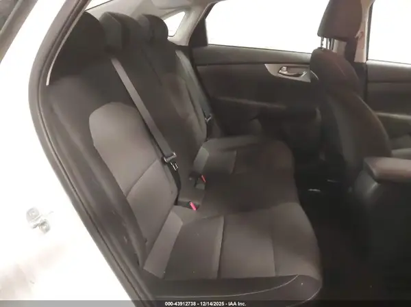 3KPF24AD1NE467360 2022 KIA FORTE - Image 8