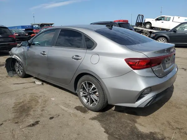 3KPF24AD1NE468265 2022 KIA FORTE - Image 2