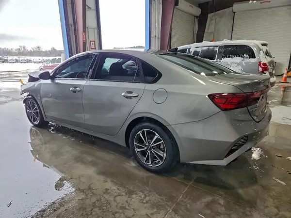 3KPF24AD1NE469948 2022 KIA FORTE - Image 2
